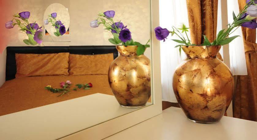 Rose Bouquets Hotel Istanbul Eksteriør billede